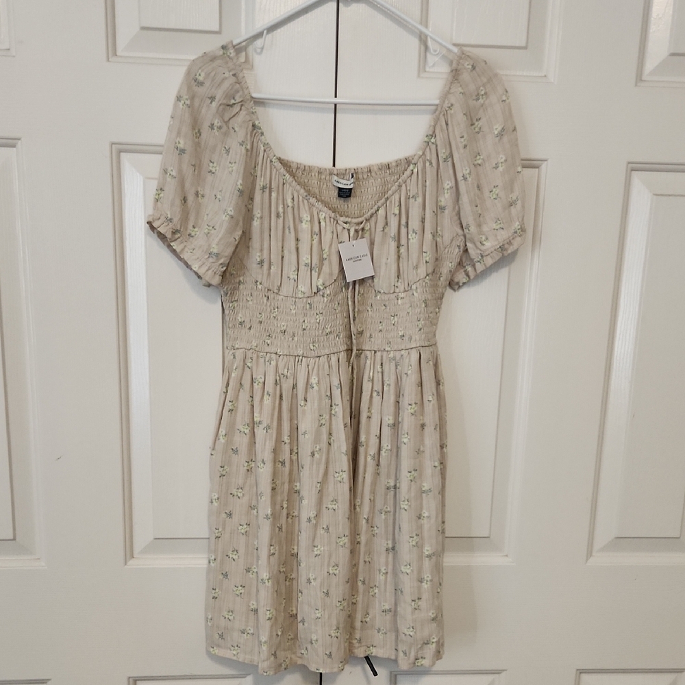 American Eagle Outfitters Cream Floral Top
